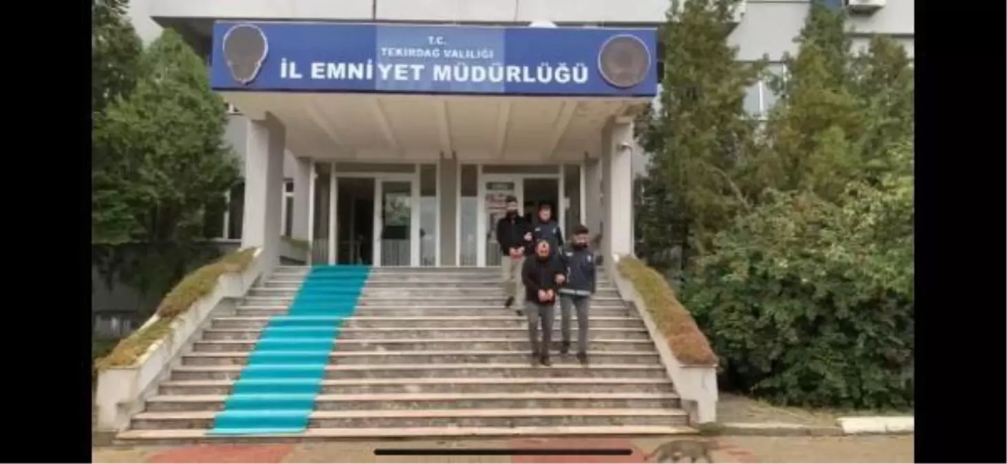 Son dakika haberi: TEKİRDAĞ\'DA 12 KAÇAK GÖÇMEN YAKALANDI, ARACILIK EDEN 2 KİŞİ TUTUKLANDI