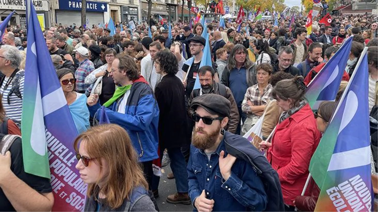 Fransa\'da, başkent Paris karıştı! Binlerce insan hayat pahalılığını protesto için sokaklara döküldü