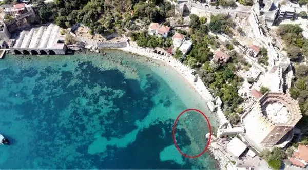 ALANYA KALESİ'NDE BÜYÜK KEŞİF SERT DALGALARLA ORTAYA ÇIKTI