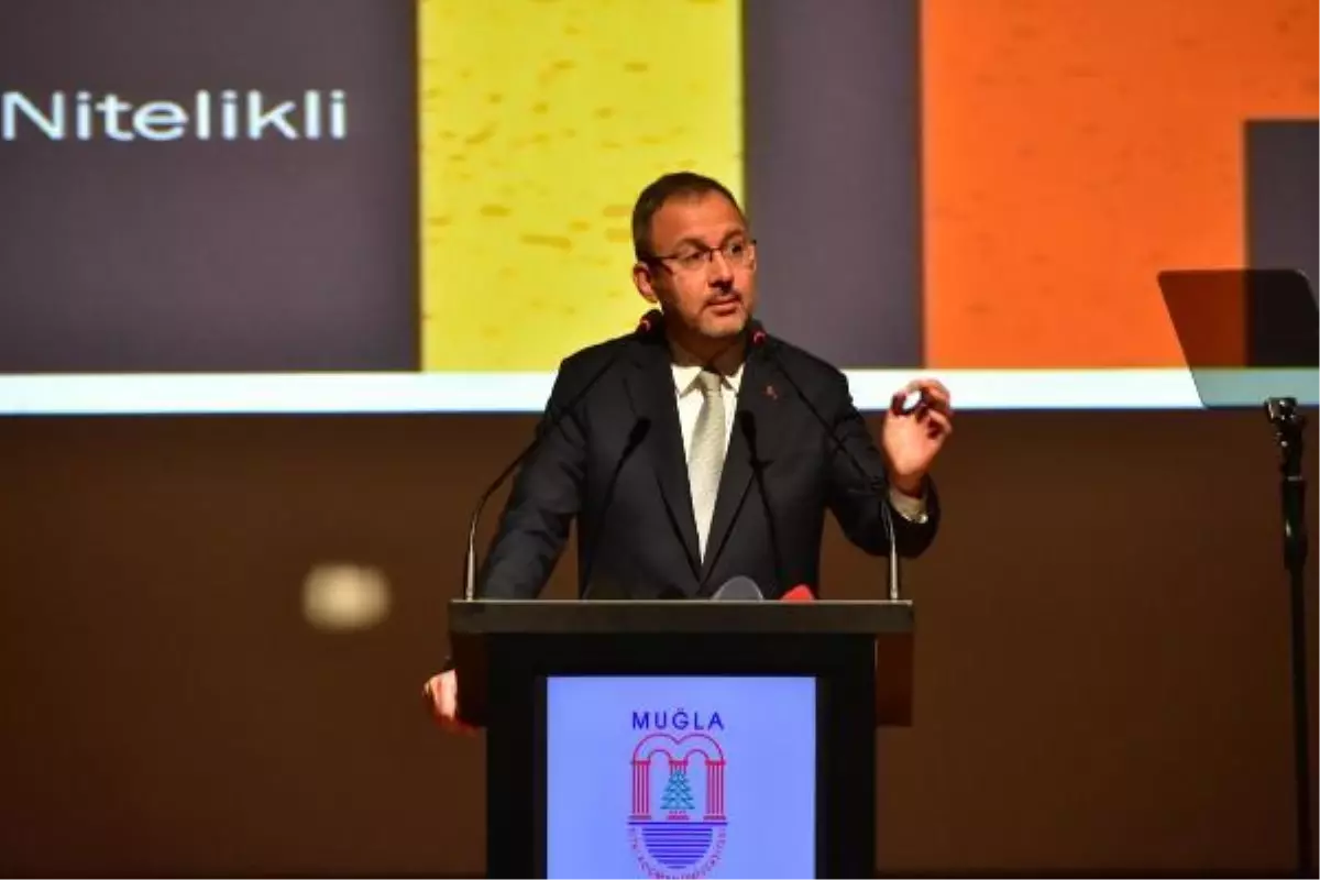 Bakan Kasapoğlu: "Bakanlık olarak gençler neredeyse biz oradayız"
