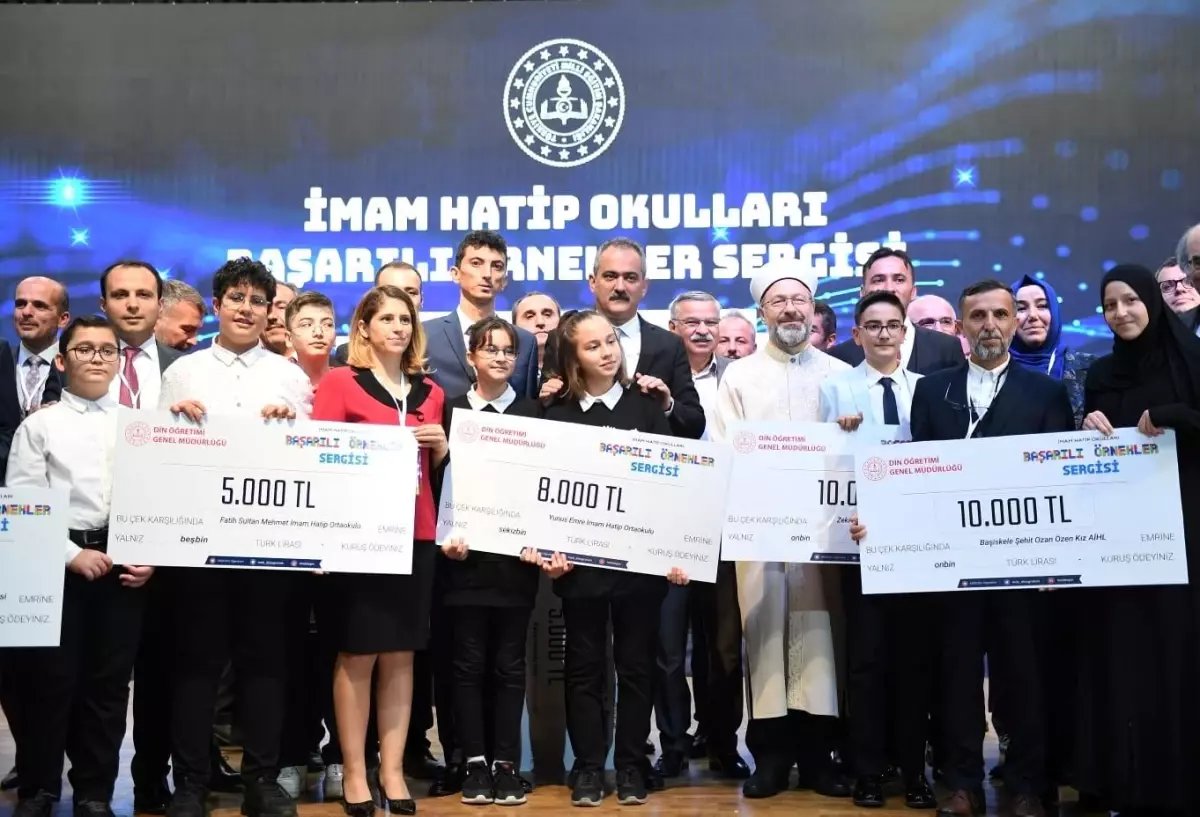 ANKARA Milli Eğitim Bakanı Özer, 41 şehidimizin tüm evlatlarıın eğitim masraflarını biz karşılayacağız