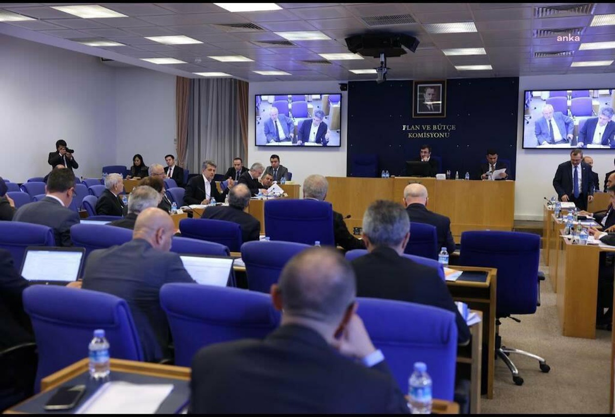 Ekonomiye İlişkin Düzenlemeler İçeren "Torba" Kanun Teklifi, TBMM Plan ve Bütçe Komisyonu\'nda Kabul Edildi
