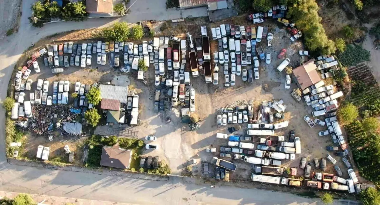 25 milyonluk servet yediemin otoparkında çürüyor