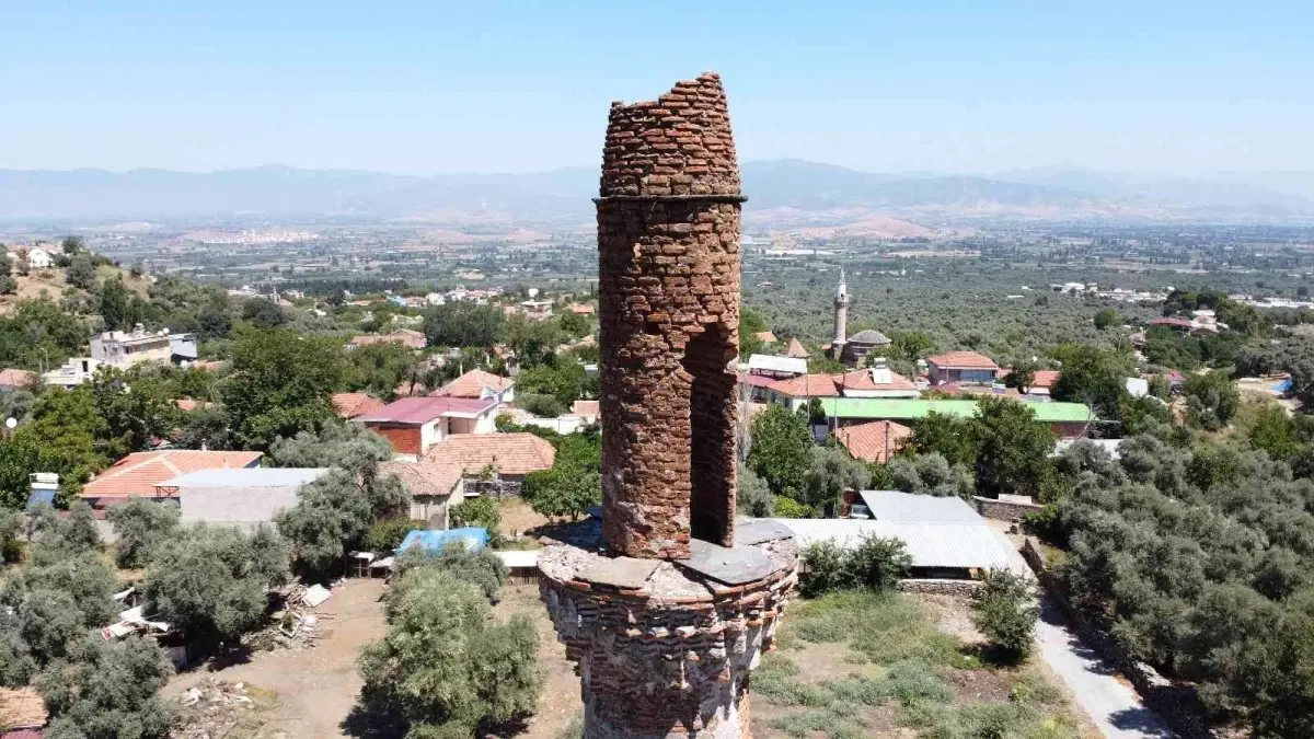 İzmir haberleri... İzmir\'de ecdat yadigarı cami göz göre göre yok oluyor