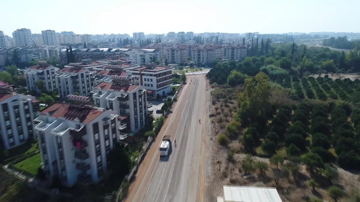 Antalya yerel haberi... Konyaaltı Belediyesi, Üç Mahallenin Trafik Sorununu Çözüme Kavuşturdu