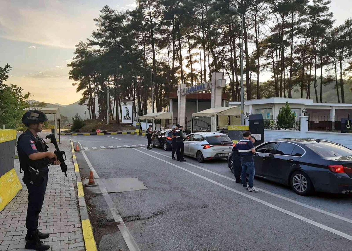Son dakika haberleri... Muğla Jandarmasından \'Huzurlu sokaklar\' uygulaması