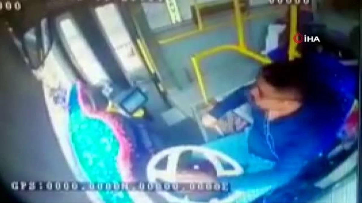 Son dakika haber: Otobüs şoförünün bıçakla öldürüldüğü anlar kamerada