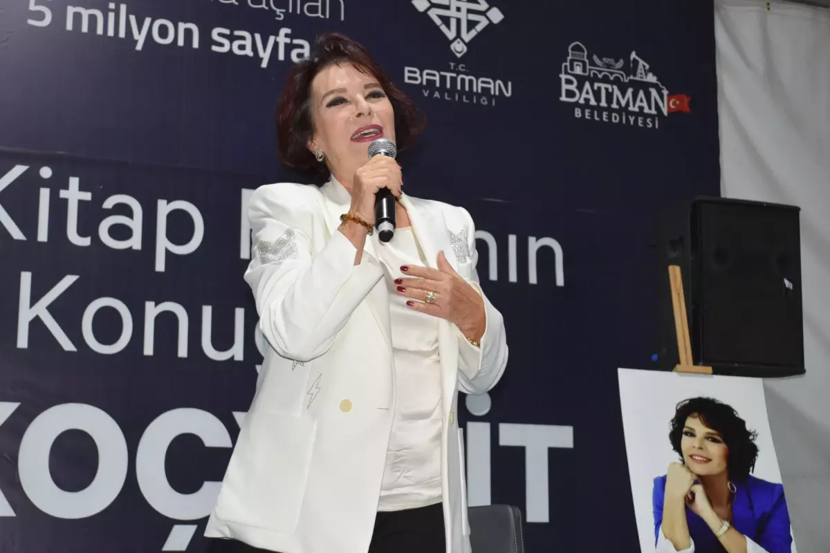 Oyuncu Hülya Koçyiğit Batmanlılarla buluştu