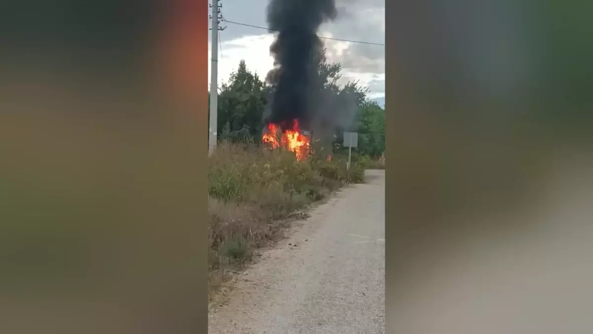 Pazara Gitmek İçin Yola Çıkan Ailenin Otomobili Küle Döndü