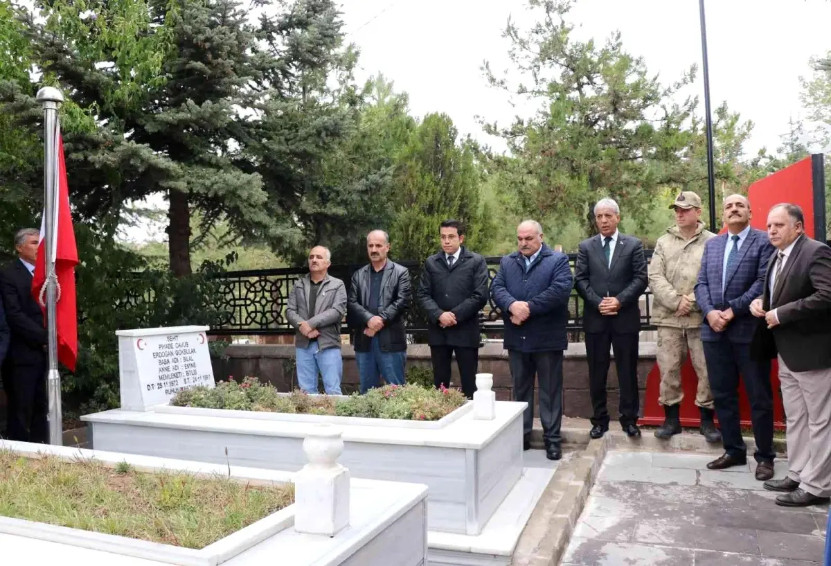 Son Dakika | Şehit Eren Öztürk kabri başında anıldı