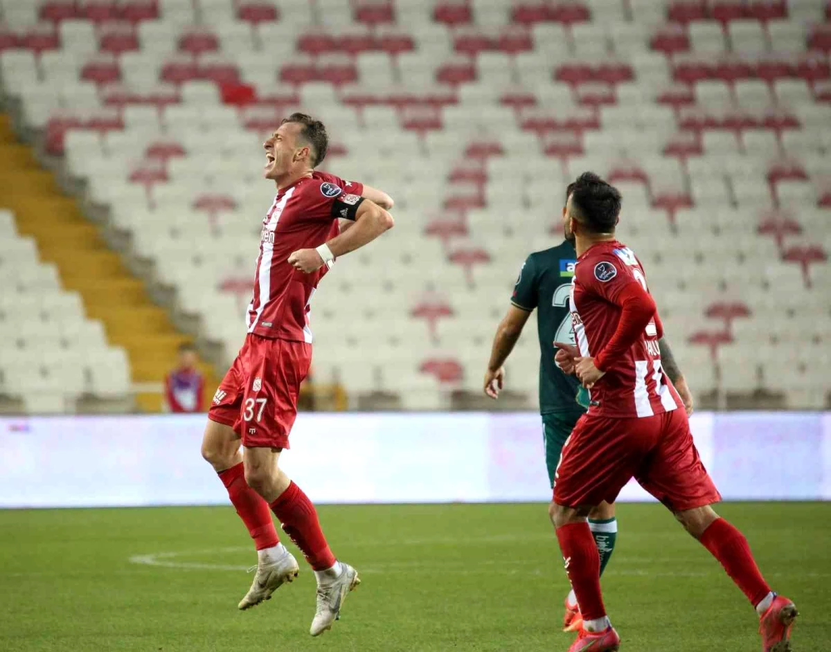 Spor Toto Süper Lig: D.G. Sivasspor: 3 Giresunspor: 0 (Maç sonucu)