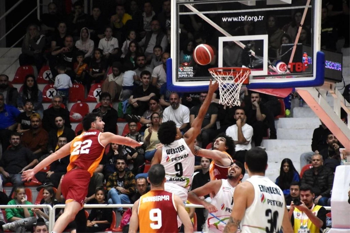 İzmir spor: Türkiye Sigorta Basketbol Süper Ligi: Aliağa Petkimspor: 66 Galatasaray Nef: 84