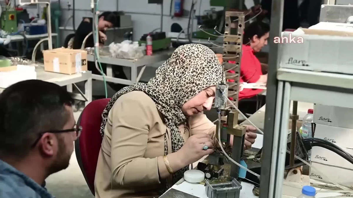 Yozgat haberleri: Yozgat\'taki Fabrikada Üretilen Gözlük Çerçeveleri Avrupa\'ya İhraç Ediliyor