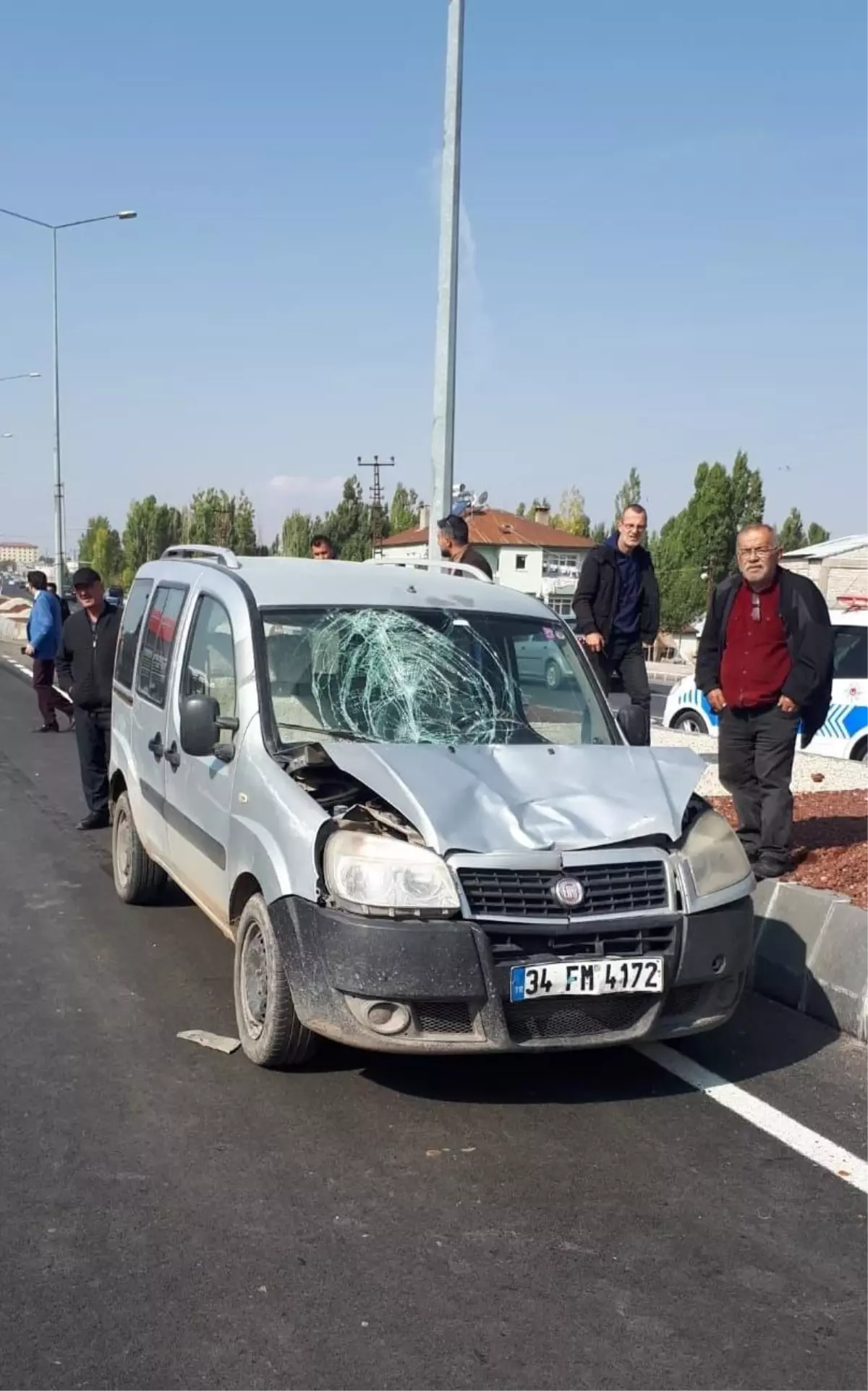 Ağrı gündem haberi: Ağrı\'da hafif ticari aracın çarptığı iki kadından biri öldü