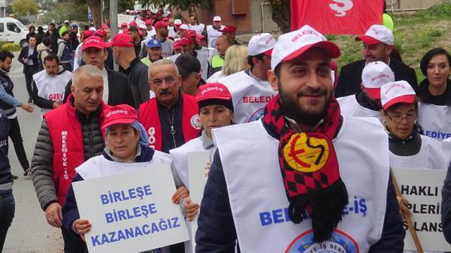 Toplu iş sözleşmeleri tıklandı, Avcılar Belediyesi işçileri iş bıraktı Toplu iş sözleşmeleri tıklandı, Avcılar Belediyesi işçileri iş bıraktı