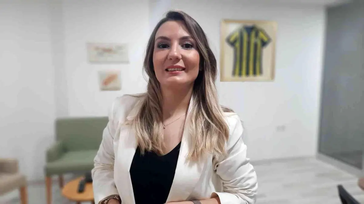 Burcu Güneş\'in üvey annesine açtığı tapu davasında karar: Mahkeme davanın reddine hükmetti