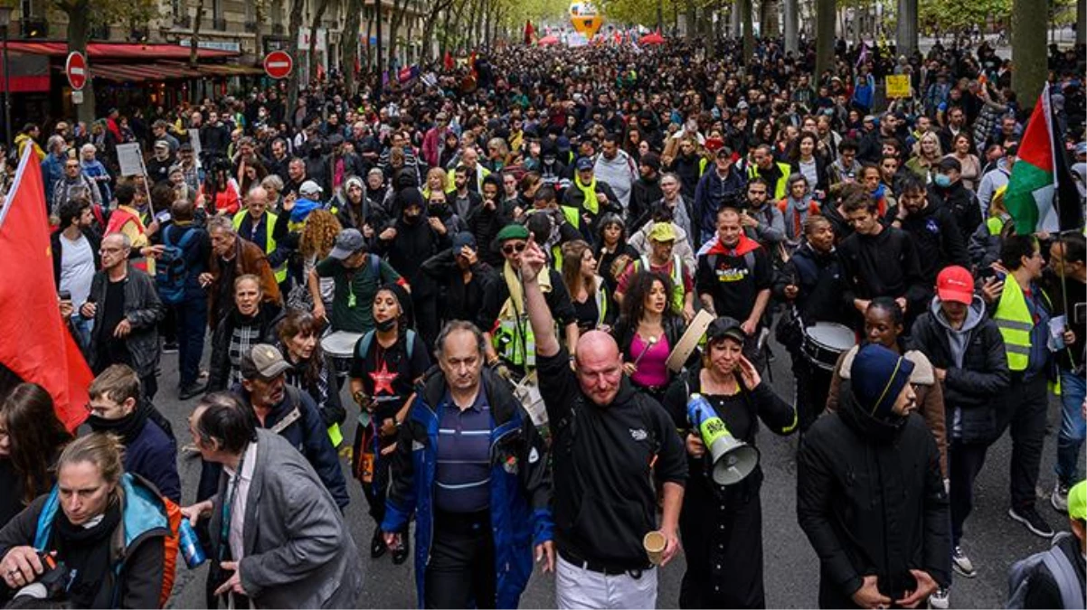 Fransa\'da hayat pahalılığını protesto eden halk sokaklara döküldü! Olaylarda 11 kişi gözaltına alındı