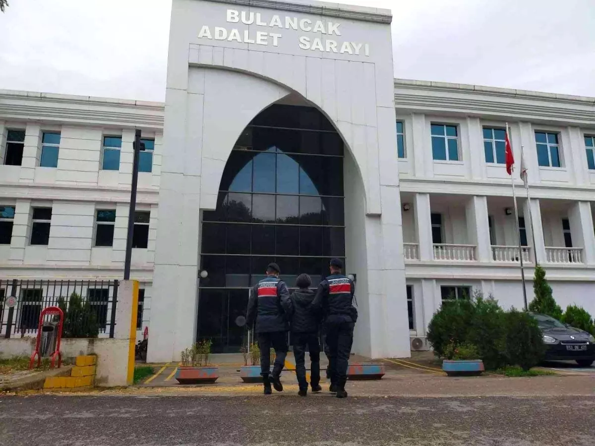 JASAT dedektifleri dolandırıcılıktan 10 yıl cezası bulunan firari şahsı yakaladı