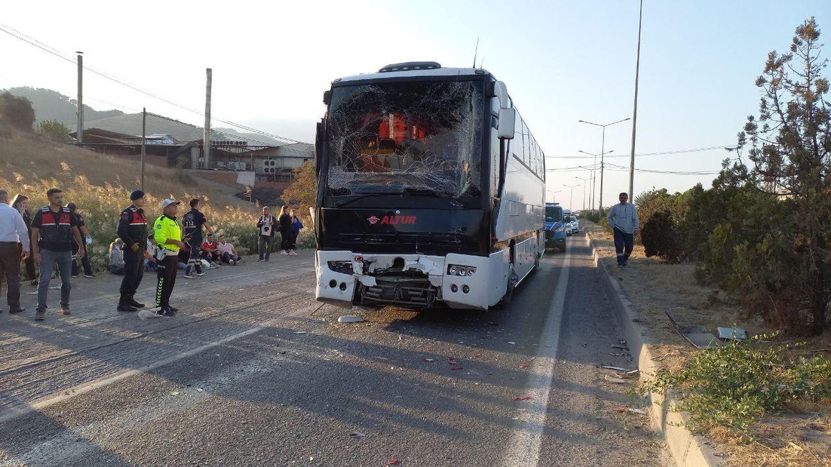 Son Dakika | Manisa\'da zincirleme trafik kazasında 24 kişi yaralandı
