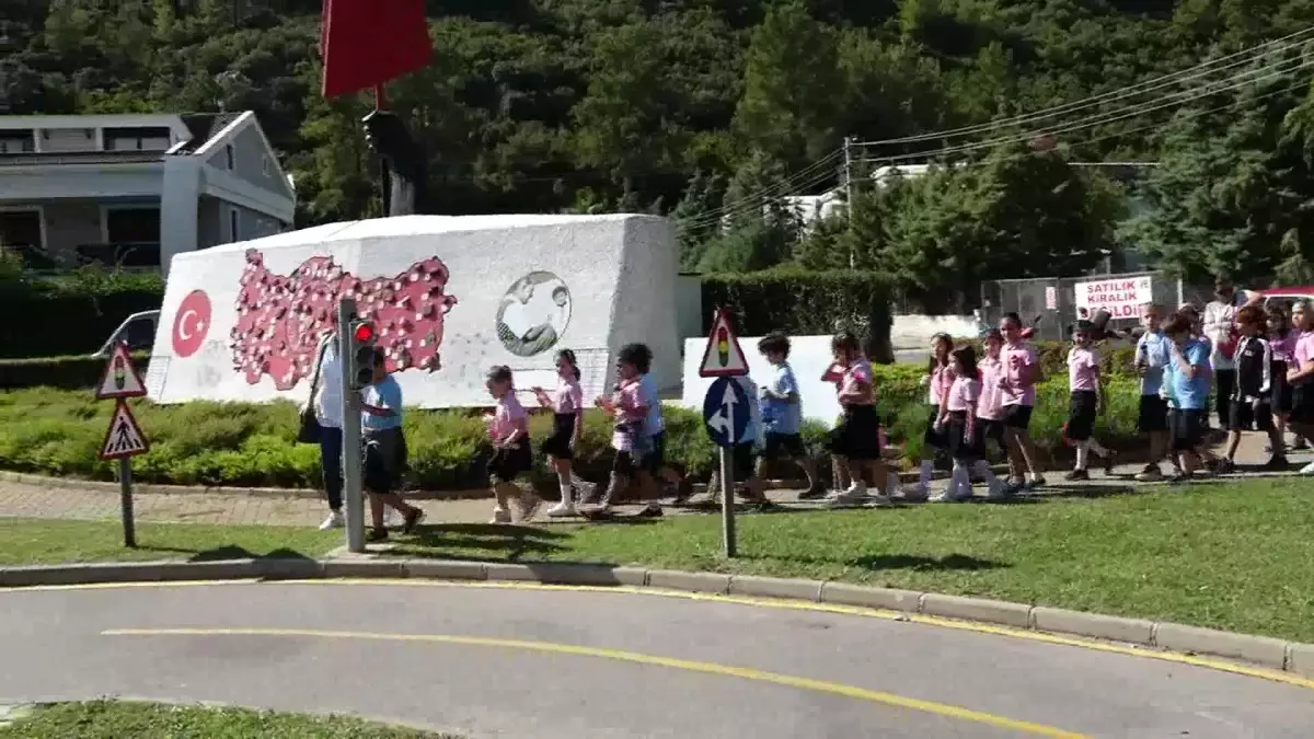 Marmarisli Minikler, Trafik Kurallarını Eğlenerek Öğrendi