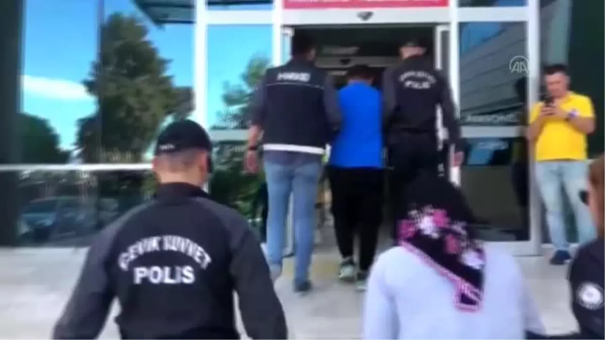 İzmir haber | Ödemiş\'teki uyuşturucu operasyonunda 2 kişi yakalandı