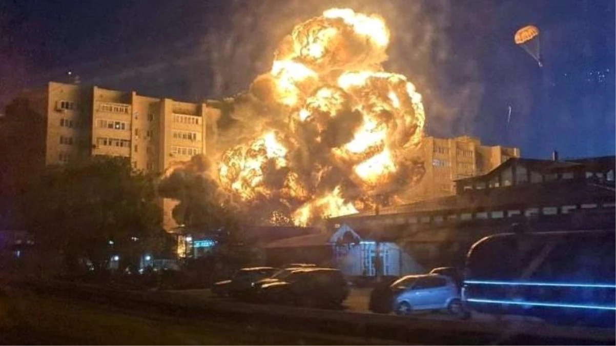 Rusya\'da 9 katlı bir apartmana düşen uçak kazasında bilanço ağırlaşıyor: 13 ölü, 19 yaralı