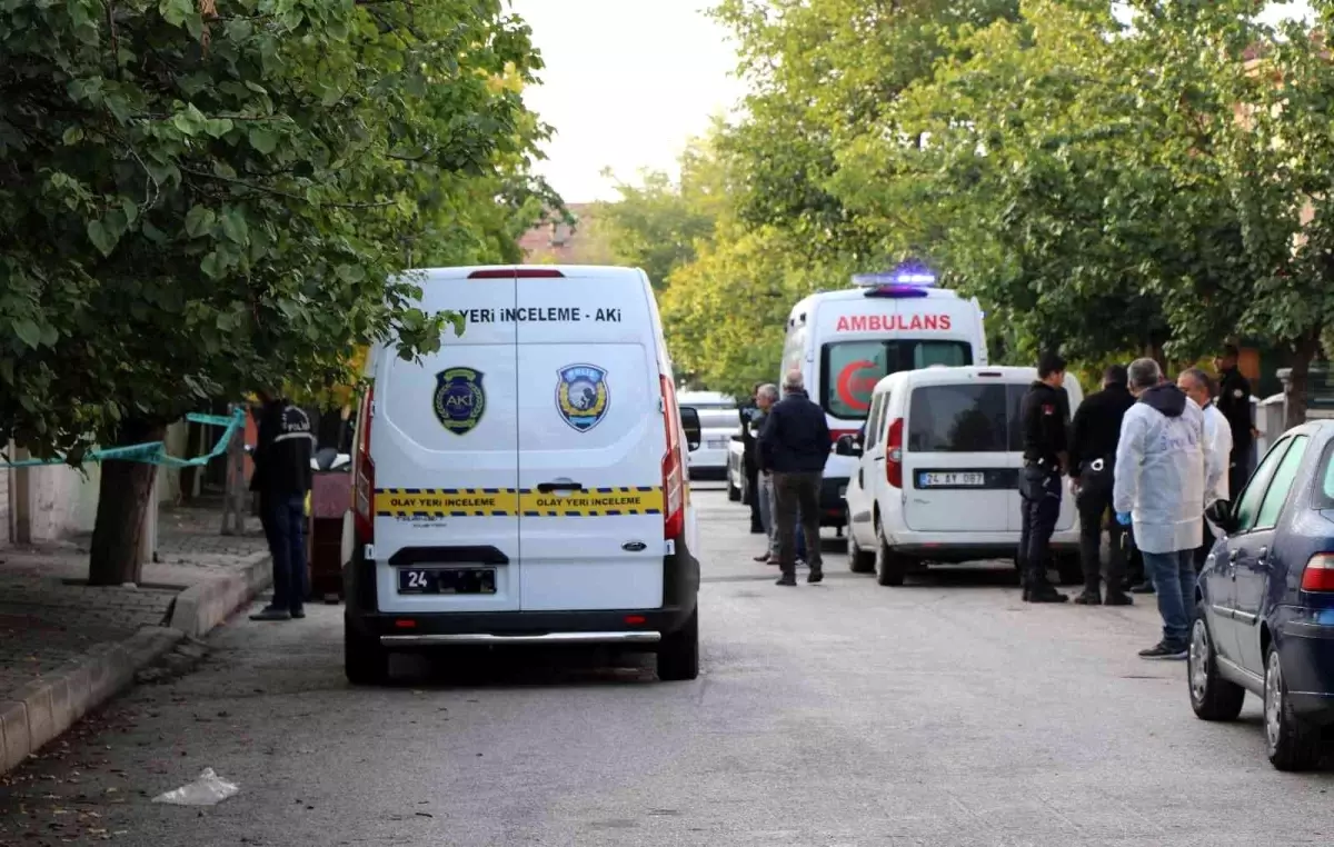 Simit satıcısı evinde ölü bulundu