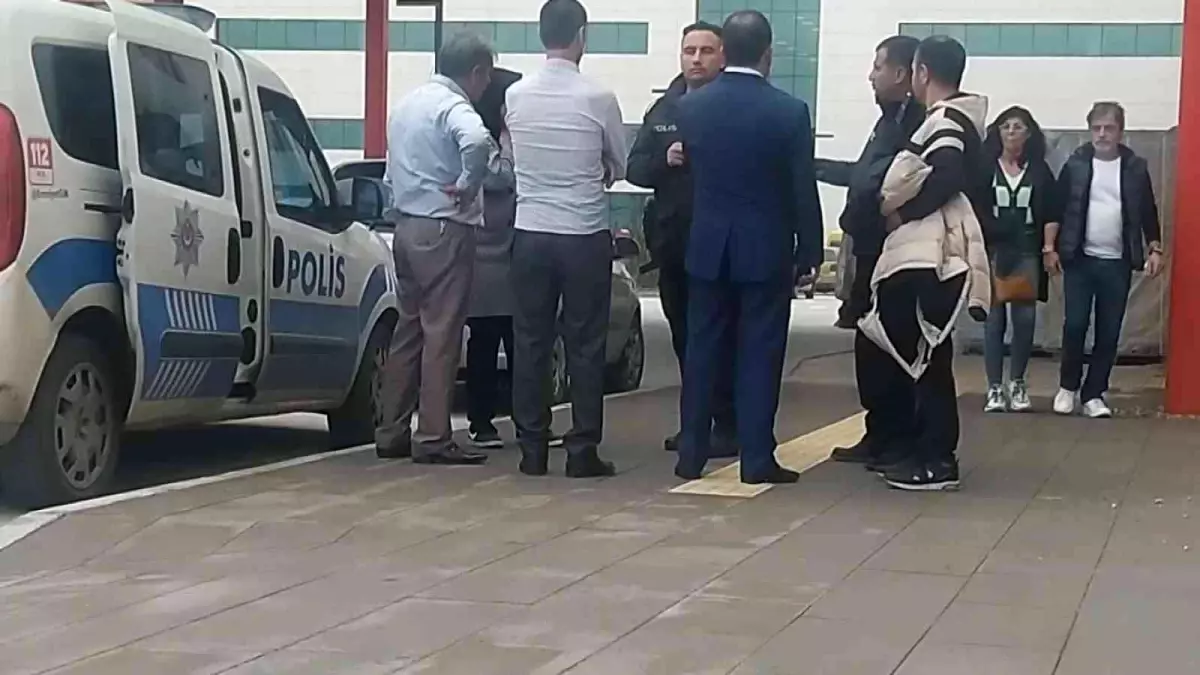 Son dakika haberleri... Yalova Adliyesi\'nde boşanma davası çıkışı kavga: 6 yaralı