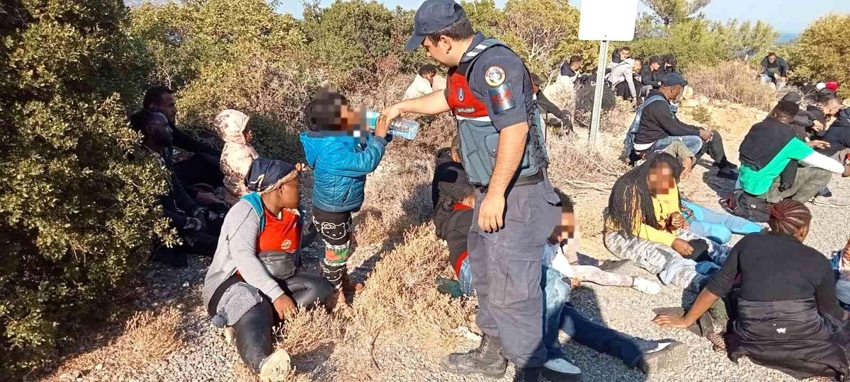 Son dakika 3. sayfa: Yunanistan\'ın ölüme terk ettiği 47 düzensiz göçmen kurtarıldı