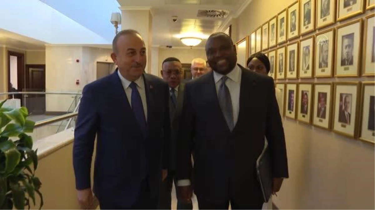 Bakan Çavuşoğlu, Kongo Cumhuriyeti Bayındırlık Bakanı Bouya ile görüştü