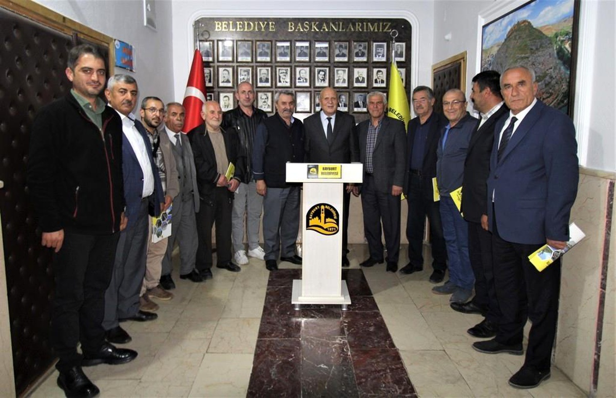 Başkan Pekmezci Muhtarlar Gününü kutladı