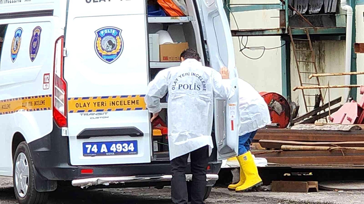 Son dakika haberi... Bilirkişi heyeti patlamanın meydana geldiği maden ocağında