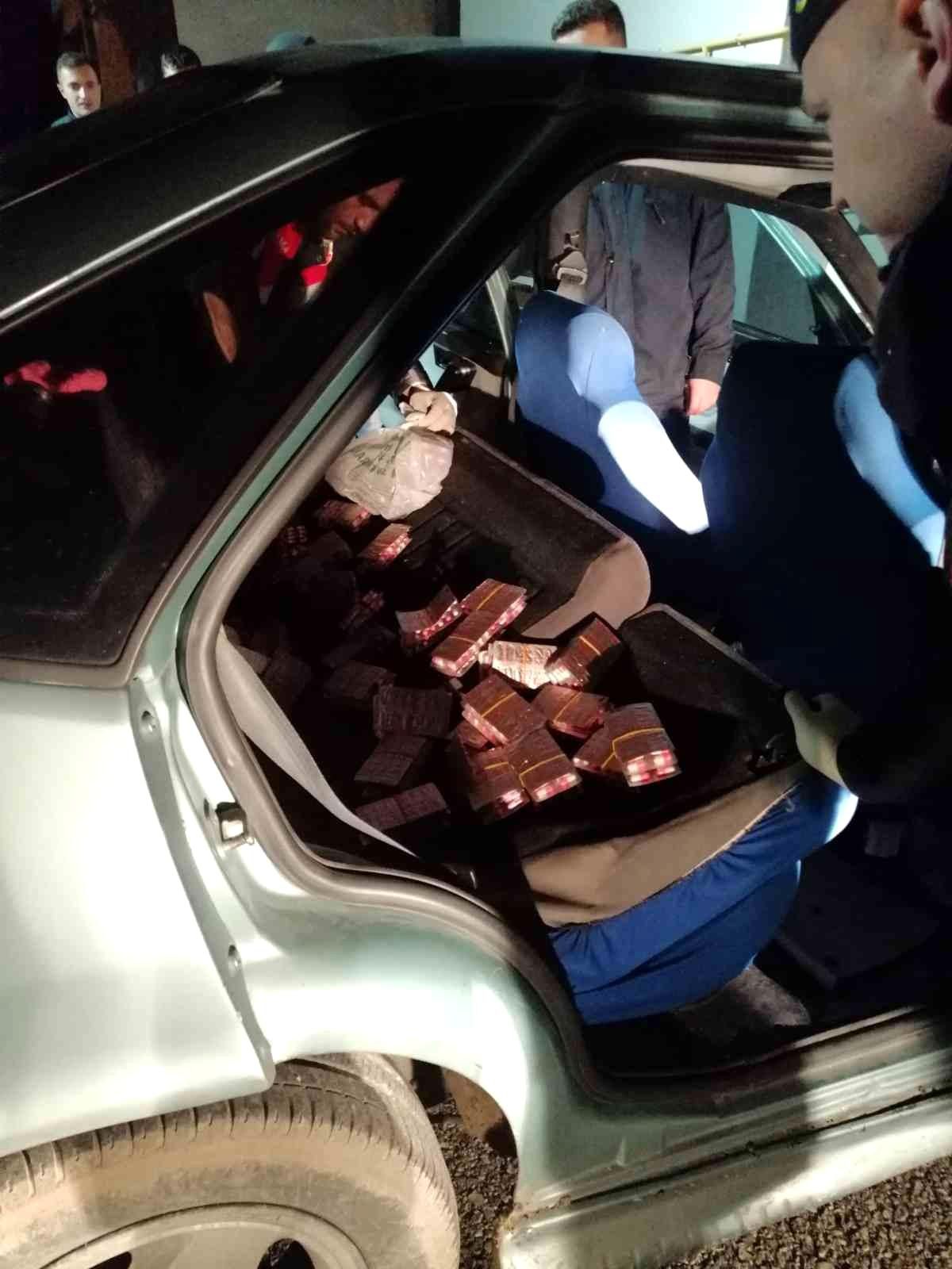 Çankırı 3. sayfa: Çankırı\'da durdurulan araçtan 2 bin 310 adet sentetik hap ele geçirildi: 3 gözaltı
