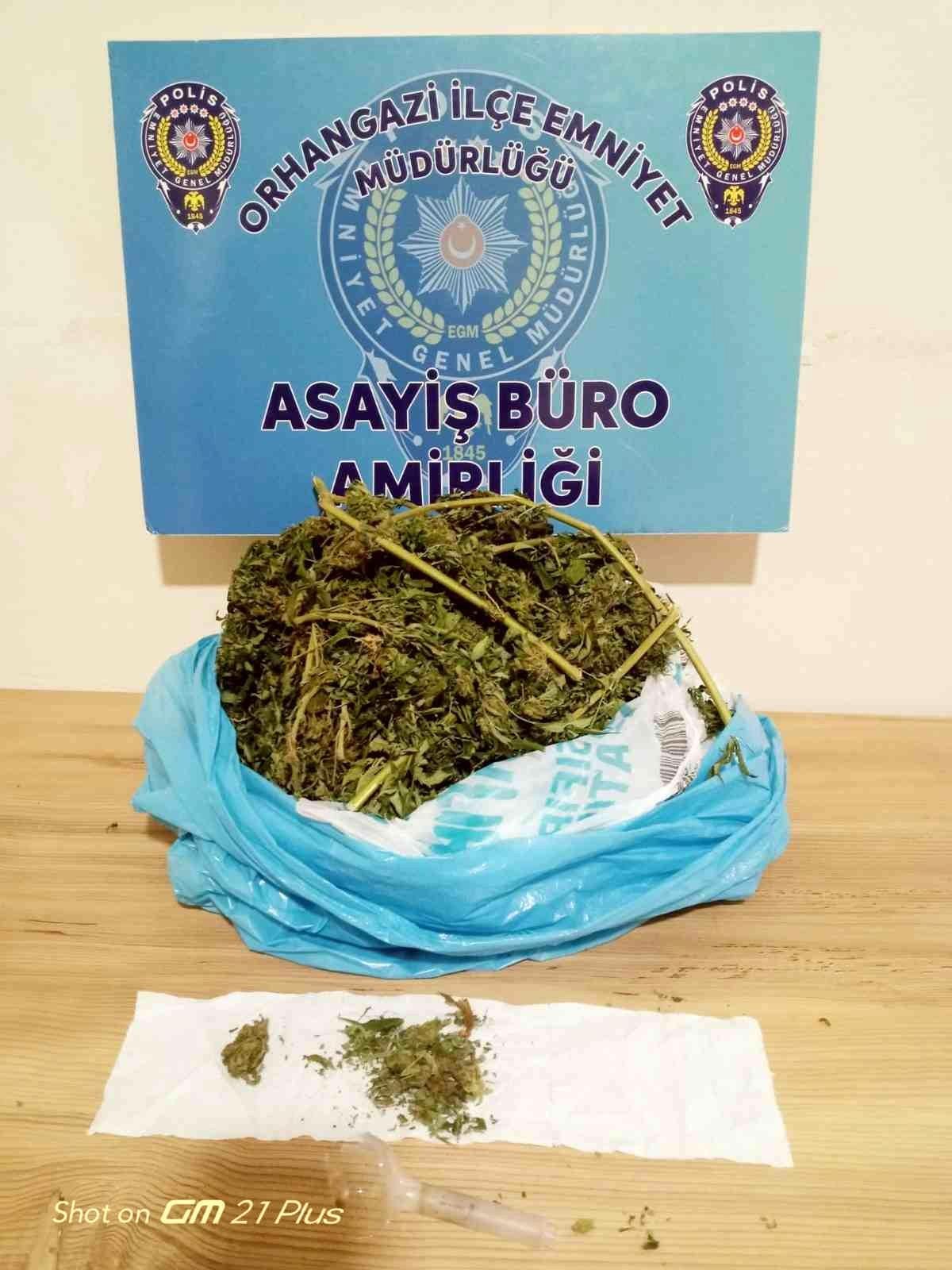 Evinde uyuşturucu bulunan kadın gözaltına alındı