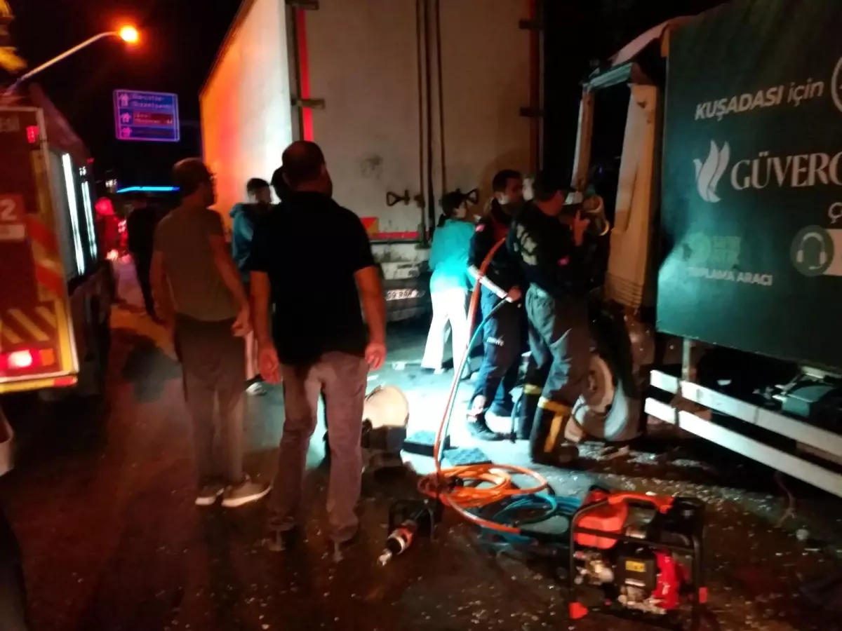 Son dakika haber... Freni boşalan kamyon tırla çarpıştı: 1'i ağır 2 yaralı