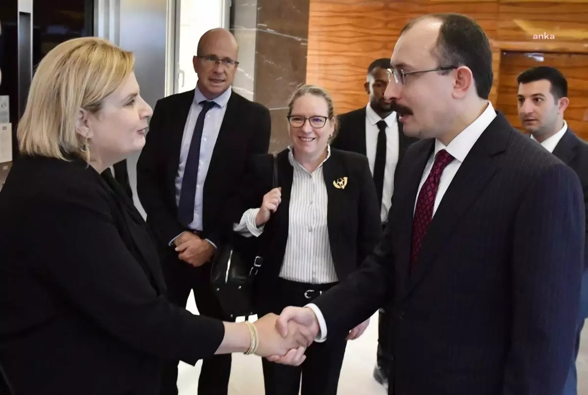 Muş haber! İsrail Ekonomi ve Sanayi Bakanı Orna Barbivay, Ankara\'da Mustafa Varank ve Mehmet Muş ile Görüştü