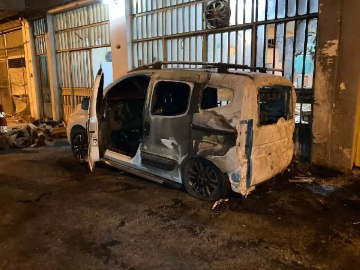 İzmir haber | İzmir\'de araç kundaklayıp kaçan şüpheliye suçüstü