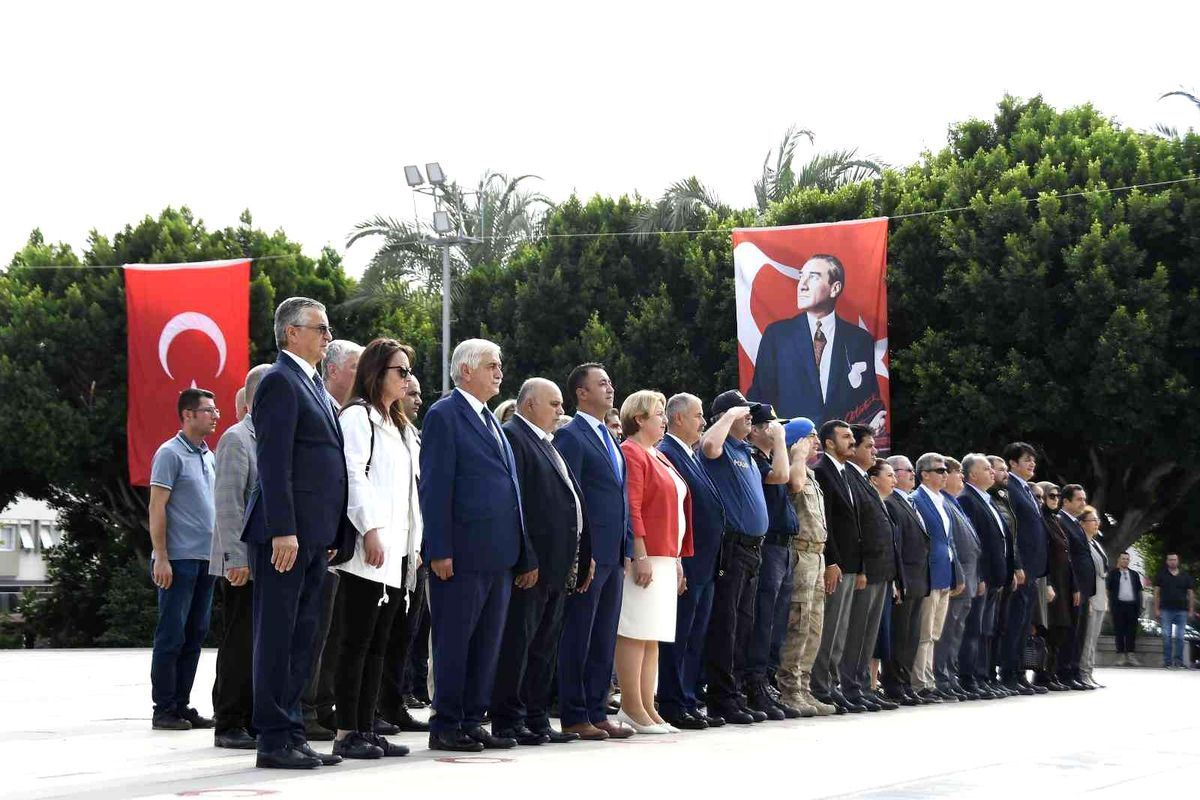 Burdur politika haberi... Kemer\'de muhtarlar unutulmadı