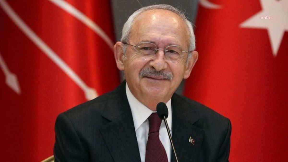 Kılıçdaroğlu: "Demokrasi İşleyişinde Önemli Bir Yere Sahip Olan Muhtarlarımızın Muhtarlar Günü Kutlu Olsun"