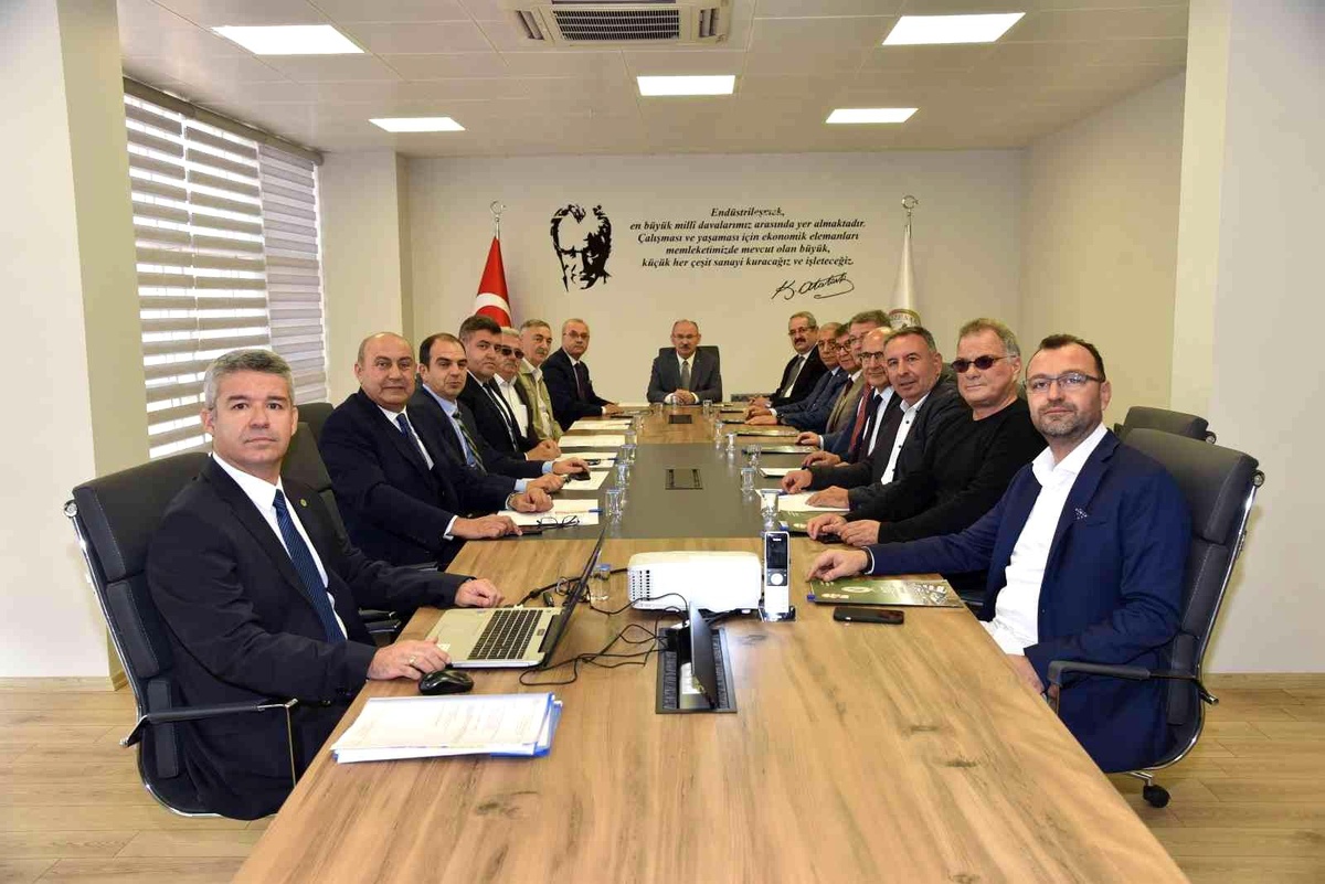 Manisa haberi! Salihli OSB müteşebbis heyeti Vali Karadeniz başkanlığında toplandı