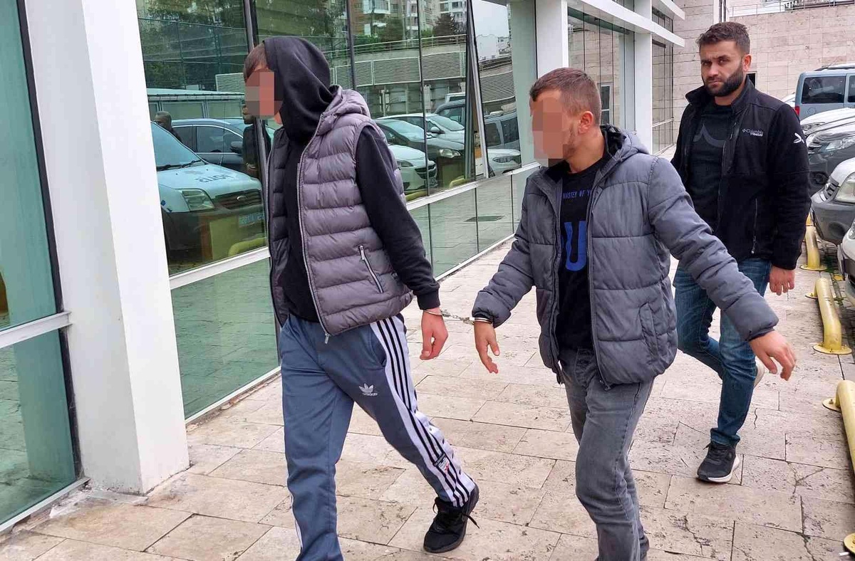 Samsun haberleri: Samsun\'da bir kişinin bıçakla ağır yaralanmasına 5 gözaltı