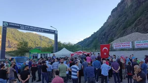 Çöp dağlarından sızan atık su Çevre ve Şehircilik İl Müdürü'nün başını yaktı