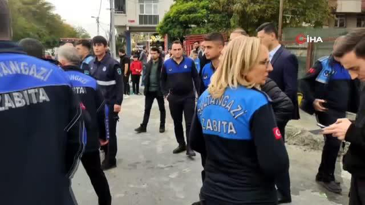 Son dakika haberi! Sultangazi\'de zabıtaya kürekli saldırı
