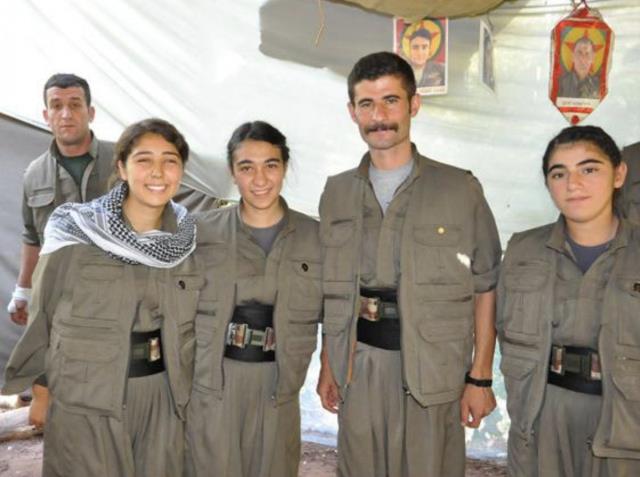 Teröristlerle silahlı fotoğrafı ortaya çıkan İBB çalışanı hakim karşısında! İşte ilk savunması Teröristlerle silahlı fotoğrafı ortaya çıkan İBB çalışanı hakim karşısında! İşte ilk savunması