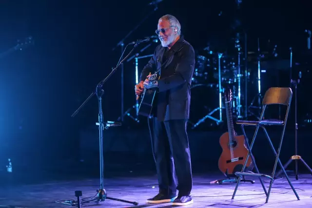 Yusuf İslam, Türkiye'deki ilk konserini AKM'de verdi