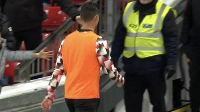 2 kez ısınmaya yolladığı Ronaldo yerine, Elenga'yı oyuna aldı! Süperstarın tepkisi ağır oldu 2 kez ısınmaya yolladığı Ronaldo yerine, Elenga'yı oyuna aldı! Süperstarın tepkisi ağır oldu