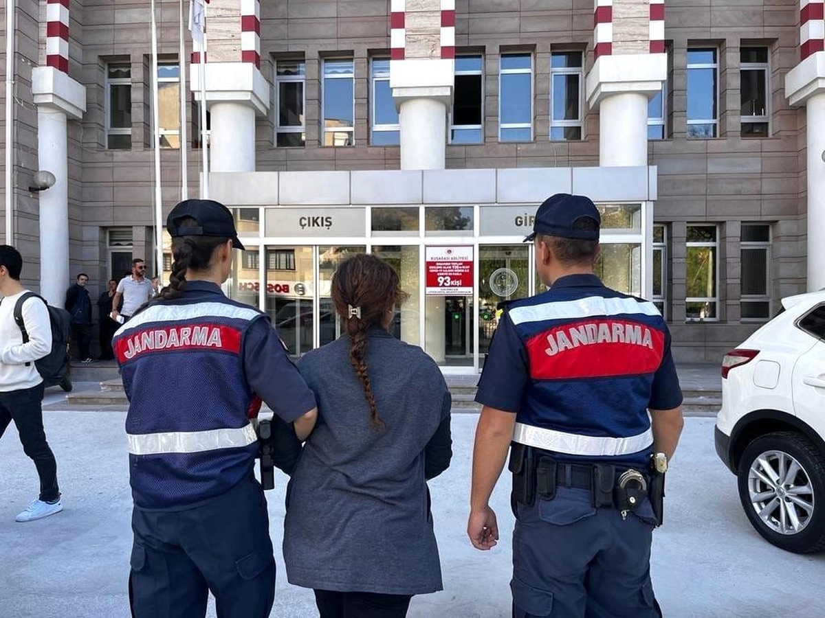 25 yıl kesinleşmiş hapis cezası ile aranırken suçüstü yakalandı
