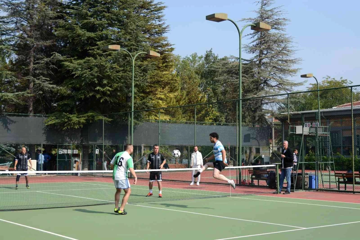 29 Ekim Cumhuriyet Bayramı Personel Ayak Tenisi Turnuvası başladı