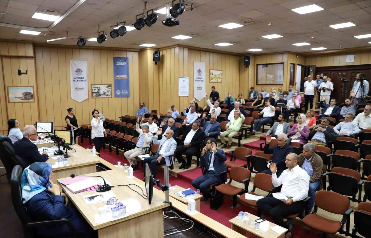 Mersin haberi! Akdeniz Belediyesinden üniversite öğrencilerine burs desteği