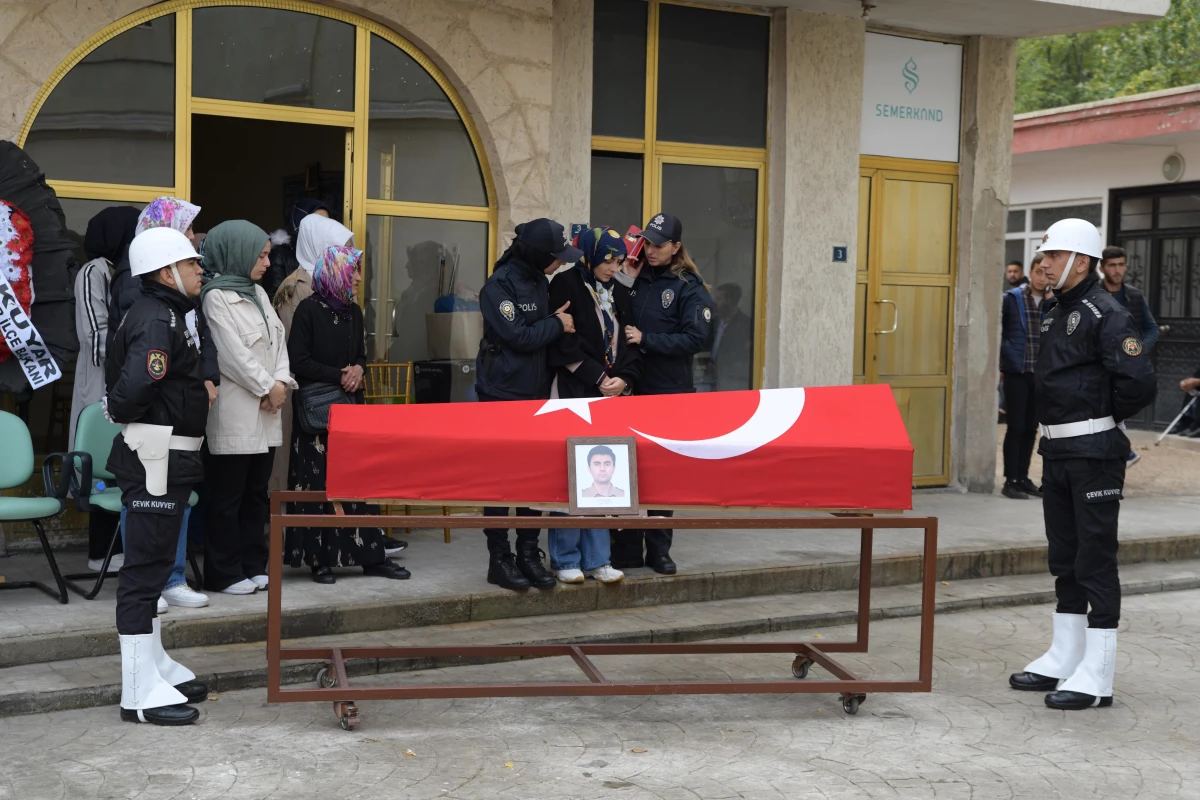 Giresun gündem haberi: Amasya\'daki otobüs kazasında ölen bekçinin cenazesi Giresun\'da defnedildi